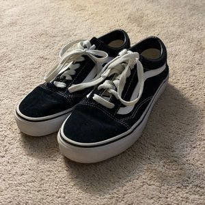 BLACK CLASSIC VANS
